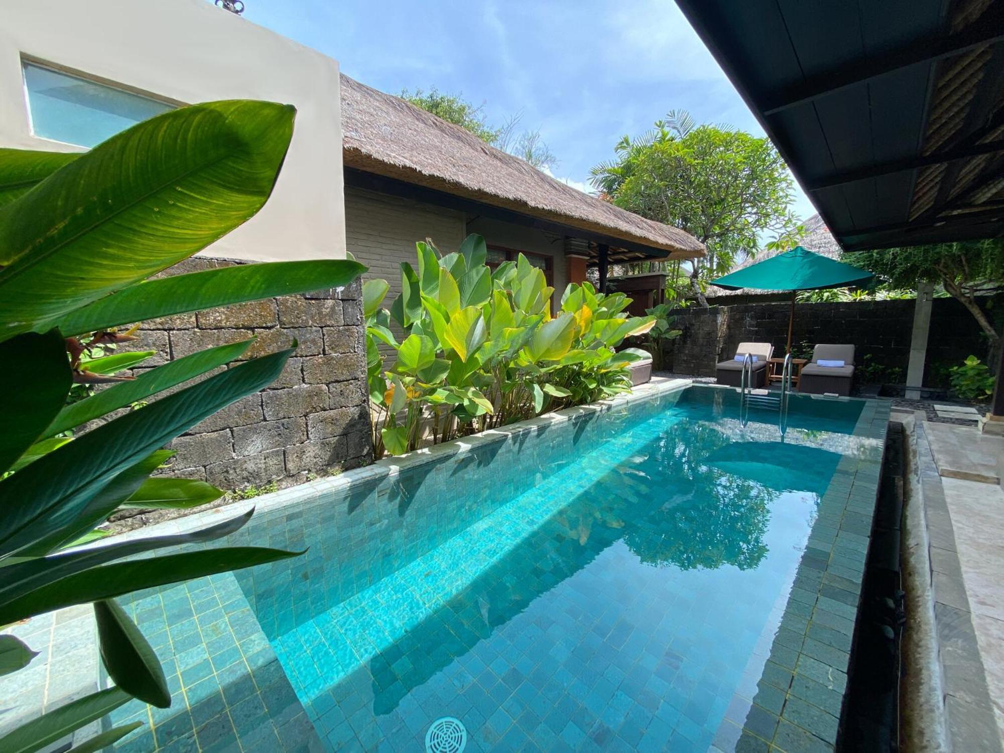 Legian Beach Hotel Exterior foto